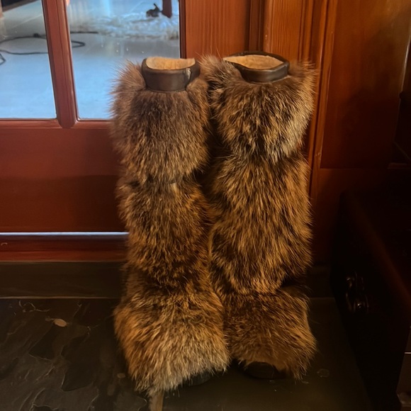 Coyote Fur Boots! Fabulous & Rare!!! - Picture 1 of 13